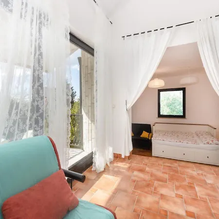 Ilija Njavro Apartment Jadranovo