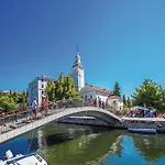 Ilija Njavro Apartmán