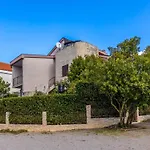 Ilija Njavro Apartman Jadranovo